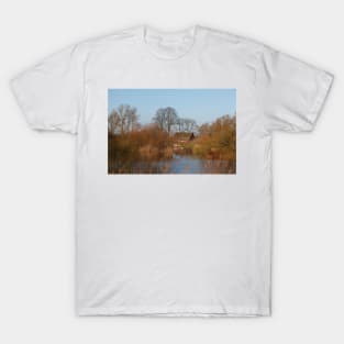 Germany; Bremen; Borgfeld; Wümme; Blockland; Landscape; Farmhouse; Eve; Evening light; winter T-Shirt